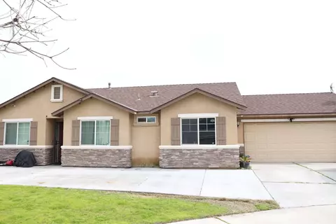 470 Descanso Bay Ct, Tulare, CA 93274