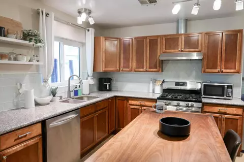 Kitchen - 1630 S Thomas St, Visalia, CA 93292 photo 2 of 3