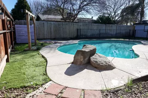 Exterior - 1630 S Thomas St, Visalia, CA 93292 photo 12 of 12
