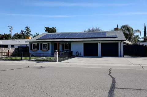 Exterior - 1630 S Thomas St, Visalia, CA 93292 photo 2 of 12