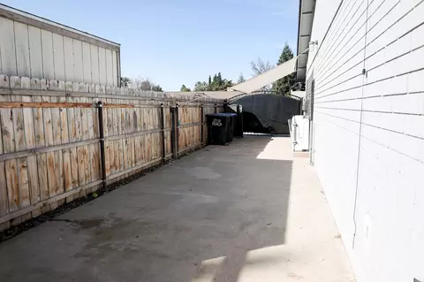 Exterior - 1630 S Thomas St, Visalia, CA 93292 photo 5 of 12