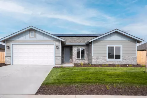 1042 N Acacia St, Woodlake, CA 93286