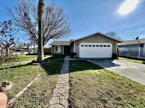1003 E Joanne Ave, Pixley, CA 93256