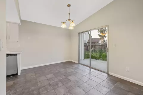 306 Elowin Ct, Visalia, CA 93291 photo 9