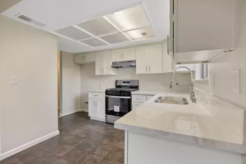 306 Elowin Ct, Visalia, CA 93291 photo 12