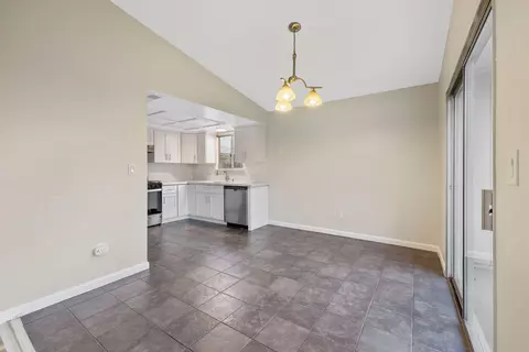 306 Elowin Ct, Visalia, CA 93291 photo 8