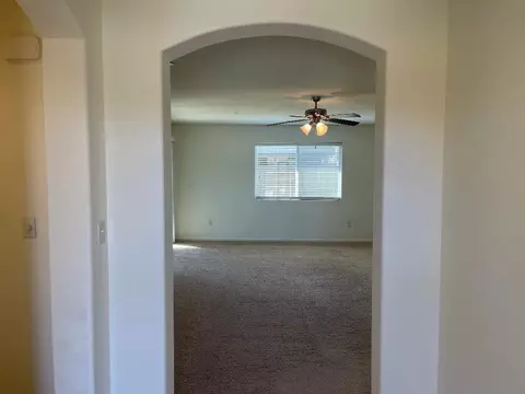 477 Edgewater St, Tulare, CA 93274 photo 4
