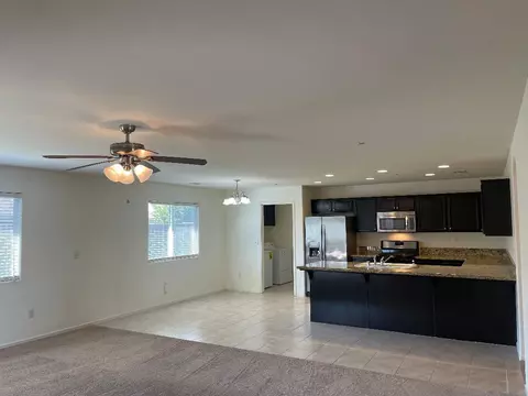 477 Edgewater St, Tulare, CA 93274 photo 5