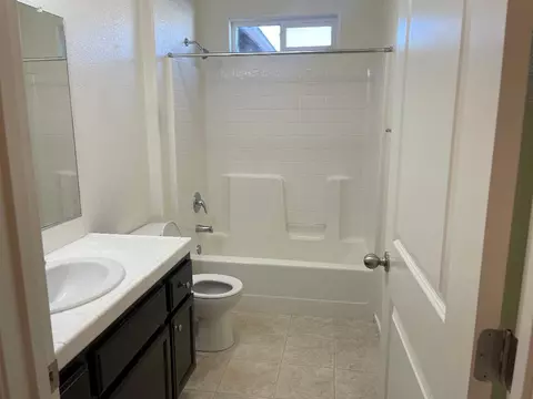 477 Edgewater St, Tulare, CA 93274 photo 13
