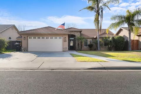 261 S Argyle Pl, Porterville, CA 93257