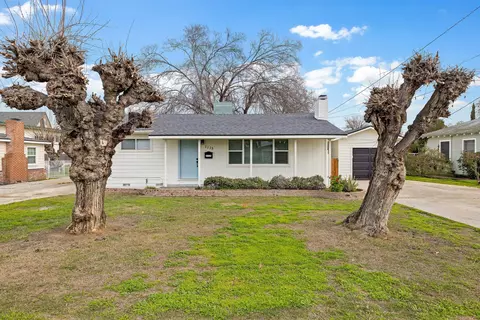 1115 Whitmore St, Hanford, CA 93230