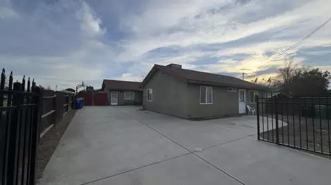 231 E Vandalia Ave, Porterville, CA 93257