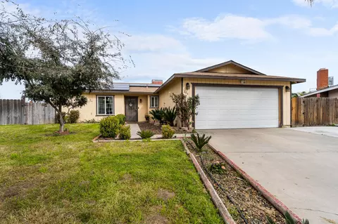 2040 N Turner Ct, Visalia, CA 93291