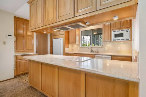 Kitchen - 296 E Gannon Dr, Tulare, CA 93274 photo 3 of 4