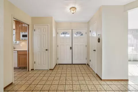 Entry Way - 296 E Gannon Dr, Tulare, CA 93274 photo 1 of 3