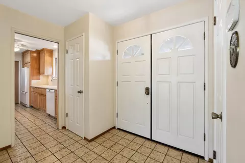 Entry Way - 296 E Gannon Dr, Tulare, CA 93274 photo 2 of 3