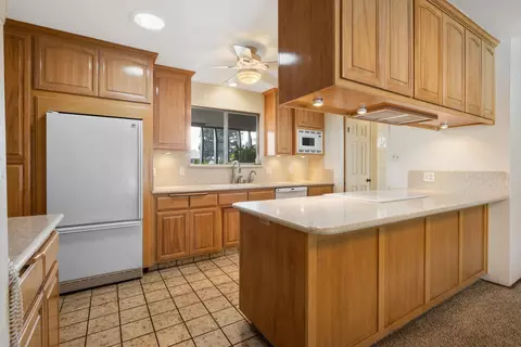 Kitchen - 296 E Gannon Dr, Tulare, CA 93274 photo 2 of 4