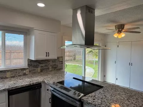Kitchen - 41771 Rd 92, Dinuba, CA 93618 photo 1 of 5