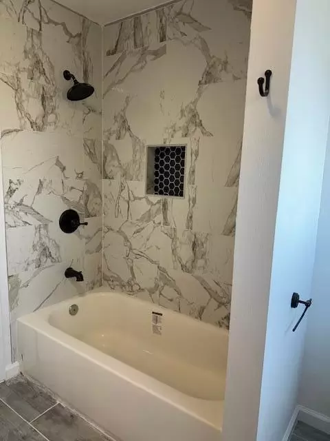 Bath - 41771 Rd 92, Dinuba, CA 93618 photo 3 of 6