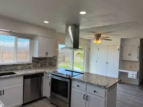 Kitchen - 41771 Rd 92, Dinuba, CA 93618 photo 3 of 5