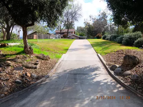 32689 Maverick Dr, Springville, CA 93265