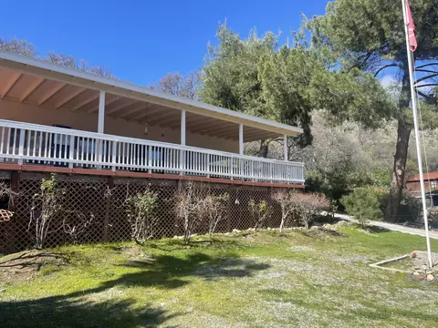 44577 Dinely Dr, Three Rivers, CA 93271 photo 2