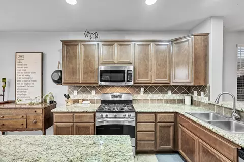 3836 E Laura Ave, Visalia, CA 93292 photo 6