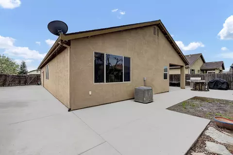 3836 E Laura Ave, Visalia, CA 93292 photo 23