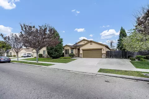 3836 E Laura Ave, Visalia, CA 93292 photo 2