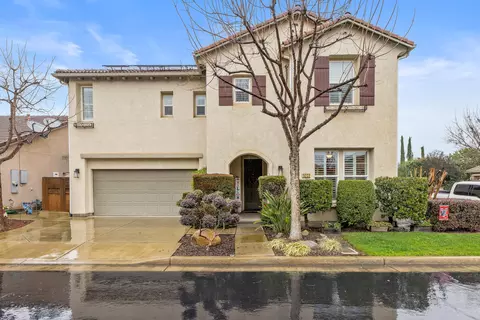 5222 W Fiano Ct, Visalia, CA 93291