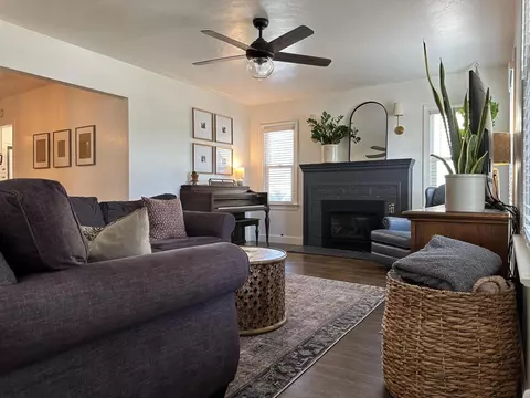1066 E Cross Ave, Tulare, CA 93274 photo 8