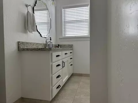 1066 E Cross Ave, Tulare, CA 93274 photo 14