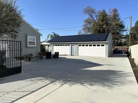 1066 E Cross Ave, Tulare, CA 93274 photo 2