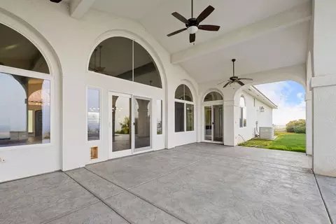 Exterior - 187 High Sierra Dr, Exeter, CA 93221 photo 5 of 14