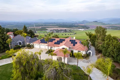 View/Area - 187 High Sierra Dr, Exeter, CA 93221 photo 3 of 12