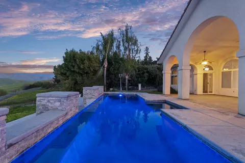 Exterior - 187 High Sierra Dr, Exeter, CA 93221 photo 9 of 14