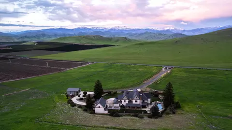 View/Area - 18301 Rd 256, Strathmore, CA 93267 photo 3 of 12
