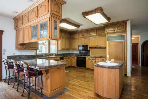 Kitchen - 18301 Rd 256, Strathmore, CA 93267 photo 1 of 2