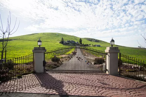 Exterior - 18301 Rd 256, Strathmore, CA 93267 photo 12 of 17