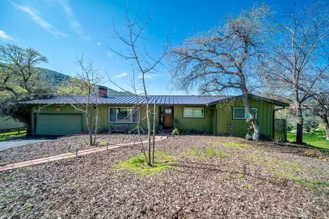 44040 Skyline Dr, Three Rivers, CA 93271