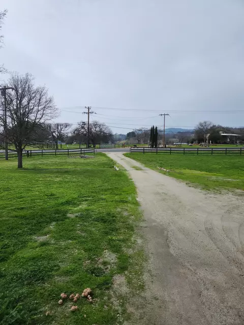 40525 Balch Park Rd, Springville, CA 93265 photo 3