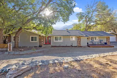 Exterior - 43662 Washburn Dr, Three Rivers, CA 93271 photo 3 of 15