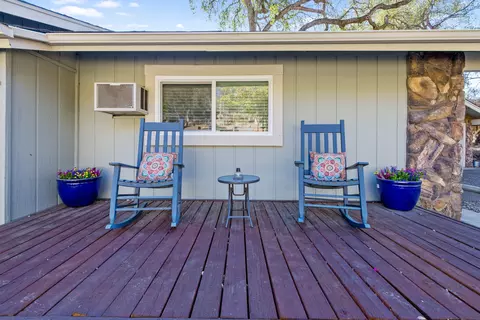 Exterior - 43662 Washburn Dr, Three Rivers, CA 93271 photo 6 of 15