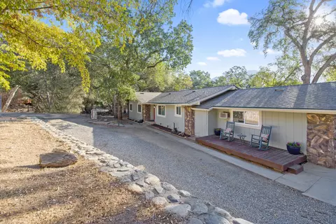 43662 Washburn Dr, Three Rivers, CA 93271