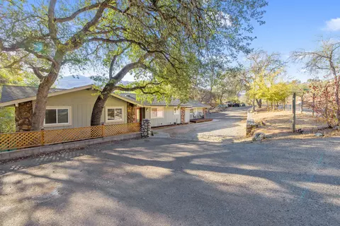 Exterior - 43662 Washburn Dr, Three Rivers, CA 93271 photo 2 of 15