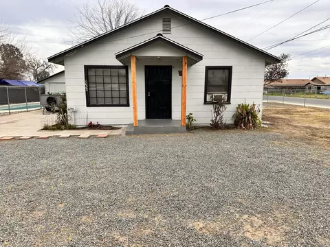 1023 W Roby Ave, Porterville, CA 93257