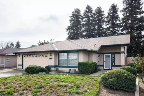 5949 W Judy Ct, Visalia, CA 93277
