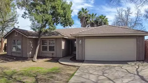 1822 N Thomas Ct, Visalia, CA 93292