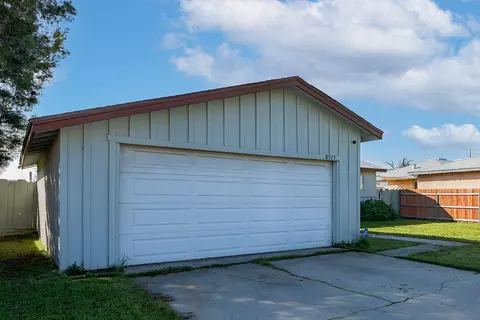 8575 Eddy St, Hanford, CA 93230 photo 2