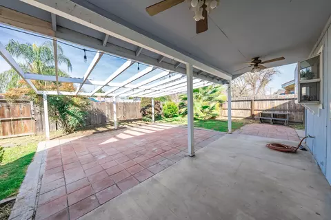 2139 S Conyer Ct, Visalia, CA 93277 photo 21